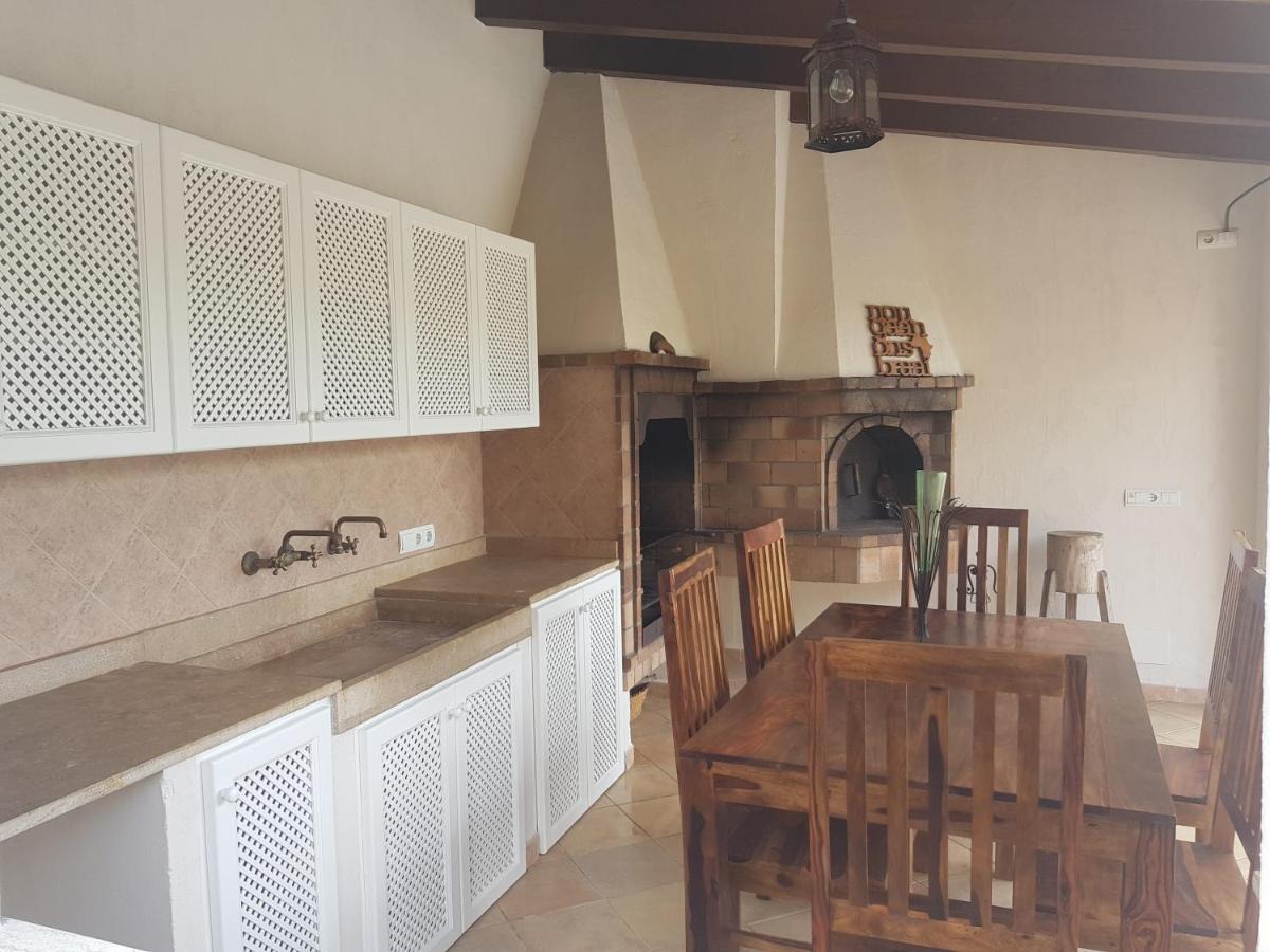 Villa Milagro - 3 Bedroom Style With Pool Near Golf Course/beaches - Air Cond. Pollenca