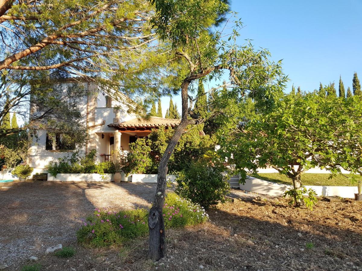 Villa Milagro - 3 Bedroom Style With Pool Near Golf Course/beaches - Air Cond. *