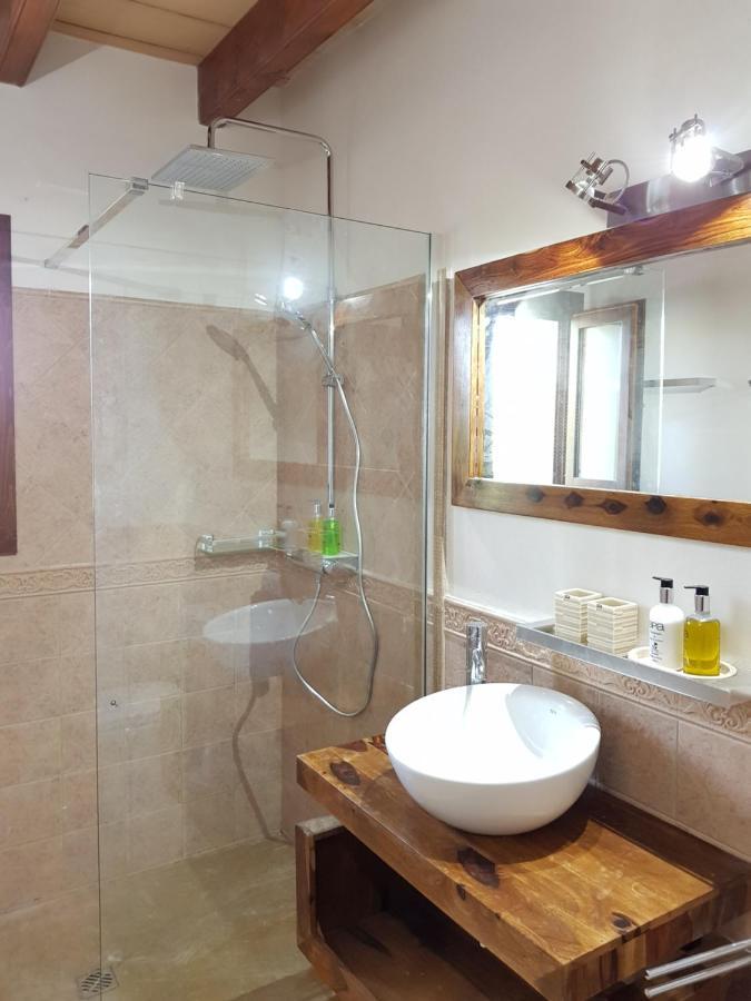 Villa Milagro - 3 Bedroom Style With Pool Near Golf Course/beaches - Air Cond.