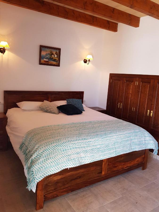 Villa Milagro - 3 Bedroom Style With Pool Near Golf Course/beaches - Air Cond. *